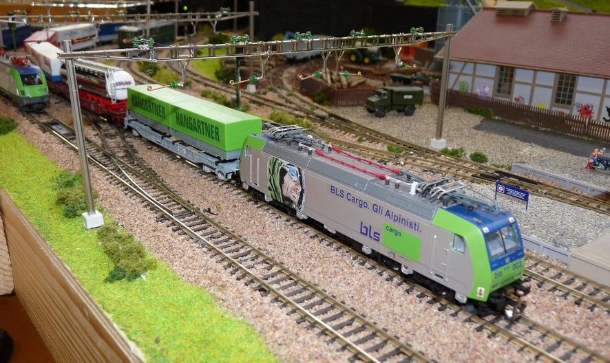 Rollende_Landstrasse Kopie.jpg