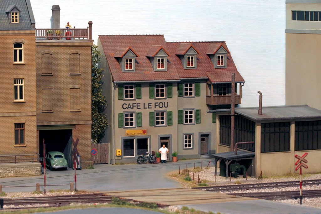 _b_190126 Cafe LeFou Wirt_red.jpg