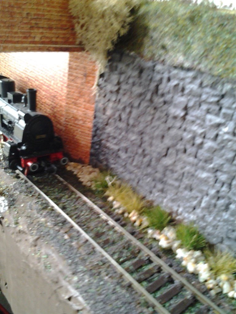 Tunneleinfahrt.jpg Tunneleinfahrt.jpg