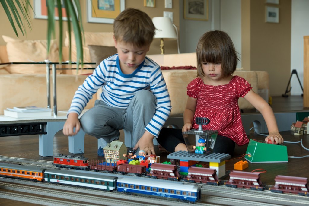 Modellbahn und Kinder_1 .jpg