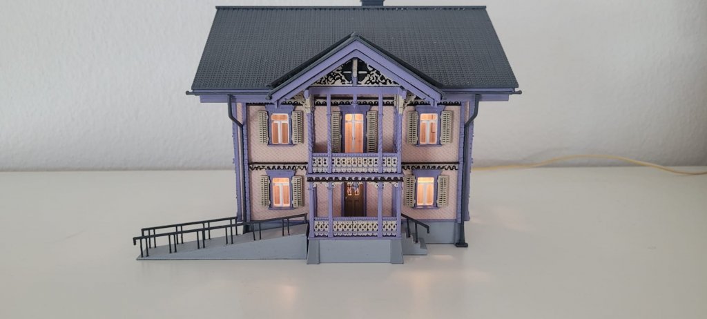 Front beleuchtet.jpg