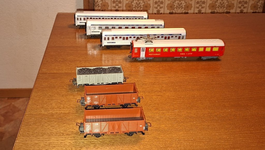 limakleibahn-konverlut-3-loks-1-triebwagen-7-wagen (1).jpeg