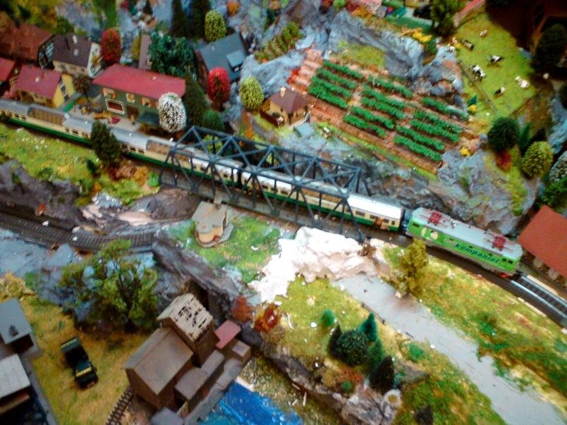 Handy 005.jpg Handy 005.jpg