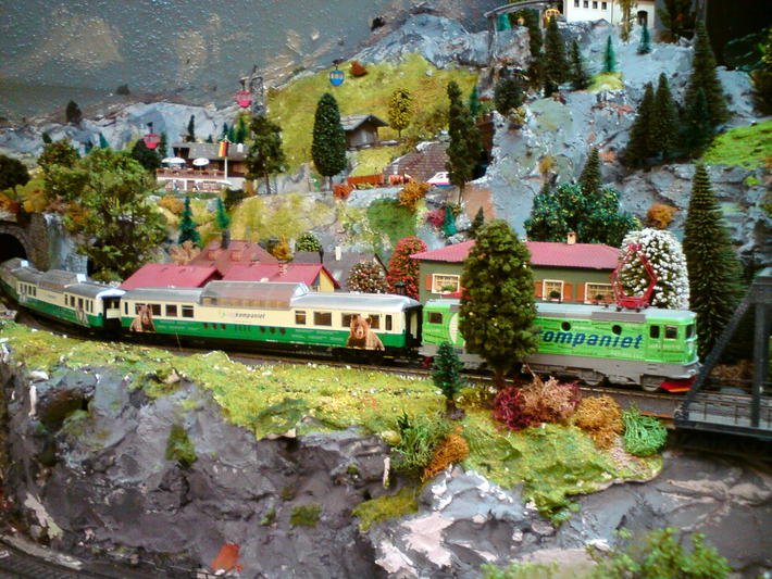 Handy 002.jpg Handy 002.jpg