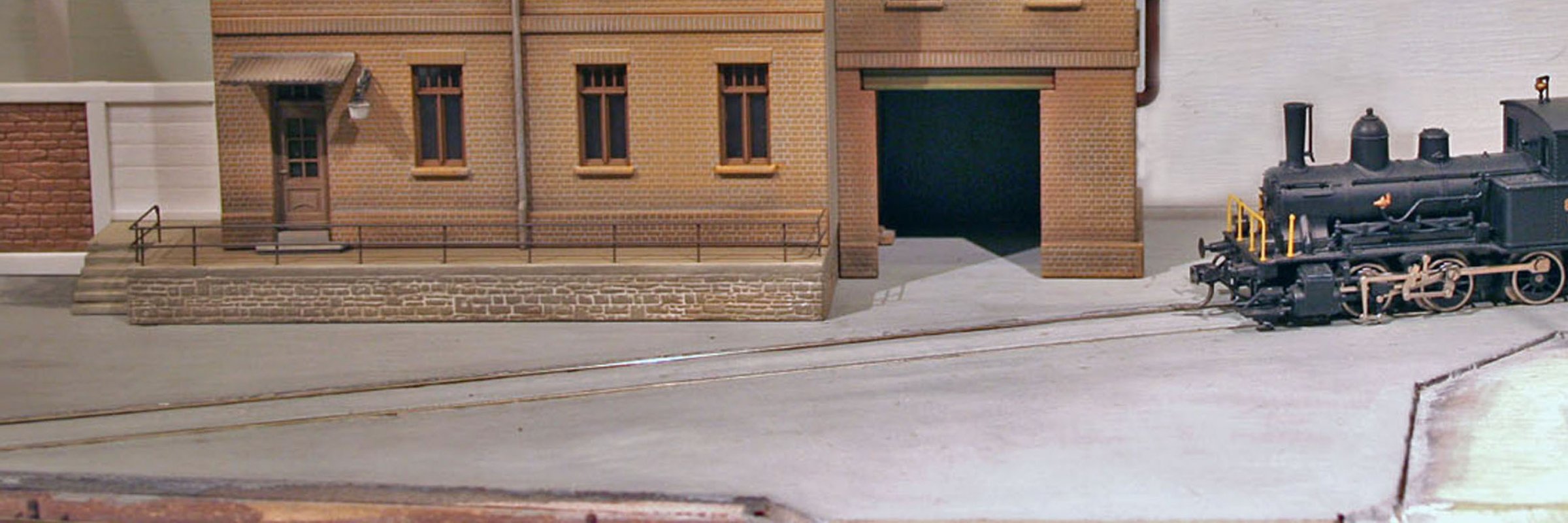_b_130502_Strasse vor AWohnhaus_red.jpg
