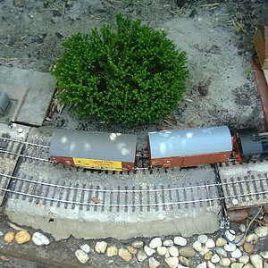 Anneliese mit 2 "Gedeckten" auf dem Weg zur Güterhalle